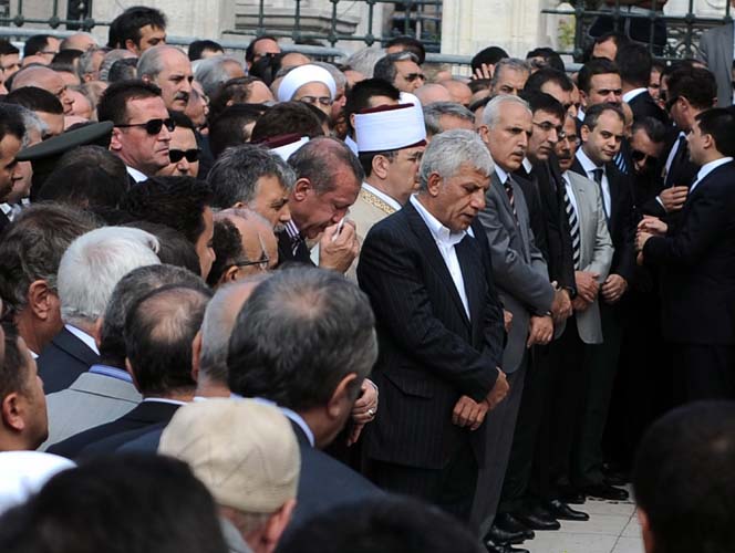 Tenzile Erdoğan son yolculuğuna uğurlandı 13