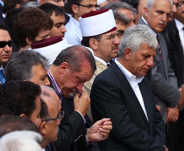 Tenzile Erdoğan son yolculuğuna uğurlandı 15