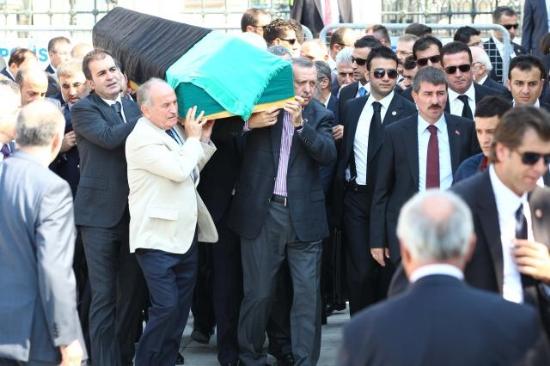 Tenzile Erdoğan son yolculuğuna uğurlandı 7