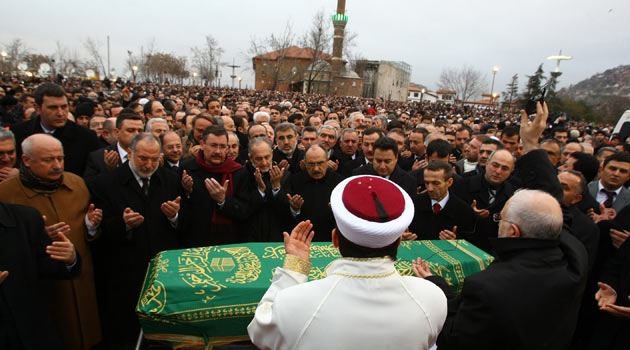 Erbakan için ilk namaz Hacı Bayram Velide 2