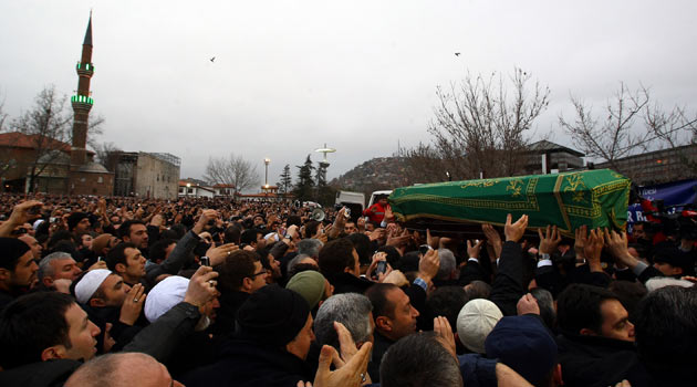 Erbakan için ilk namaz Hacı Bayram Velide 7