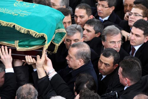 Erbakan Hoca defnedildi 14