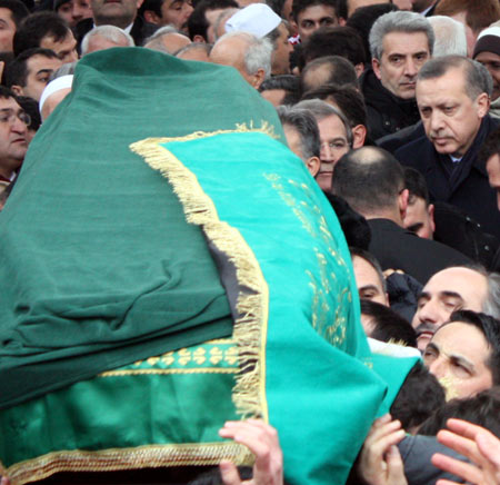 Erbakan Hoca defnedildi 4