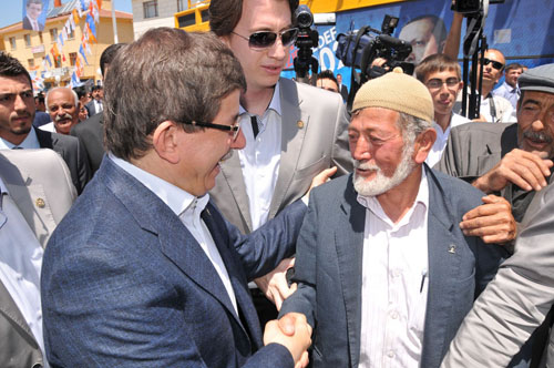 Davutoğlu Altınekinde 2