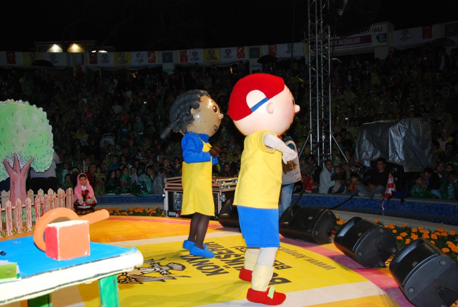 Caillou Çocuklarla Buluştu 4