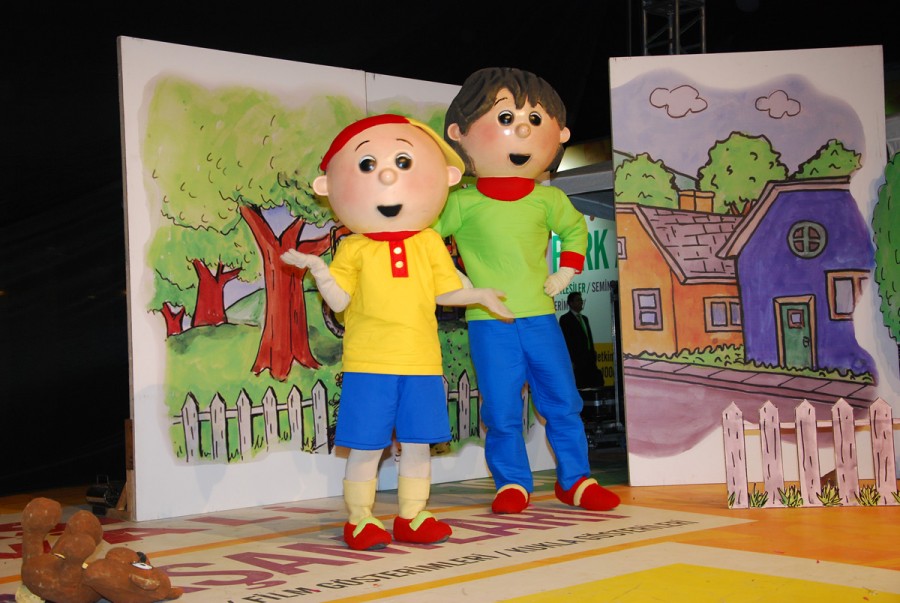 Caillou Çocuklarla Buluştu 5