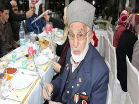 Başkan Tutal, şehit ve gaziler onuruna yemek düzenledi