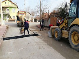 Karatayda yol kumlama ve altyapı çalışmaları hız kesmiyor