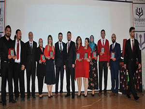 Boğaziçi eğitim kurumları tarafından Ay yıldızlı şiir dinletisi