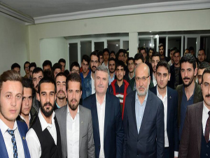 Başkan Akyürek, Yesevi Sohbetlerinde gençlerle bir araya geldi