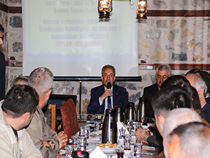 Akkaya, esnaflarla bir araya gelmeyi sürdürüyor