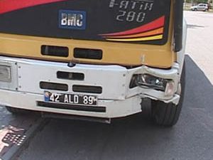 Konyada sürücüyü arı sokunca...