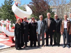 Başkan Tutala şehit yakınlarından teşekkür plaketi