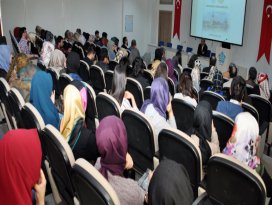 NEÜ’de “Mevlana’da Rüyaların Dili” Konulu Konferans Düzenlendi