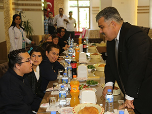 Başkan Özgüven, Rehabilitasyon Merkezi sakinleriyle bir araya geldi