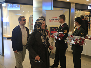 Jandarmadan Anneler Günü etkinliği