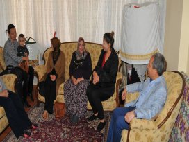 Başkan Akkaya şehit annelerini ziyaret etti