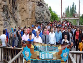 Halkapınarda Gençlik Haftası yürüyüşü