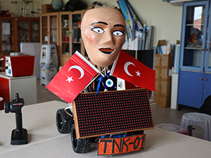 Ortaokul öğrencilerinden motivasyon robotu