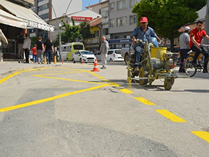 Ereğli Belediyesi yol çizgi çalışmalarını sürdürüyor