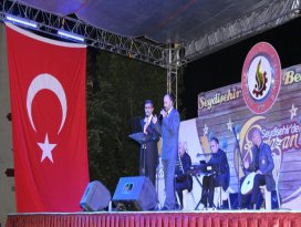 Ramazan etkinliklerinde Seyid harun ilahi gurubu sahne aldı