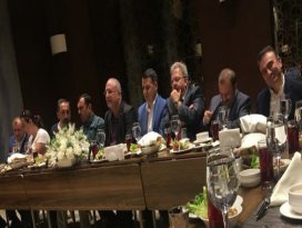 Turizmcilerle iftarda buluştu