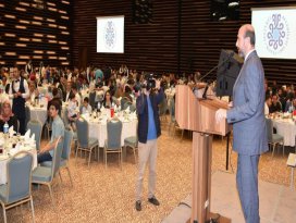 Başkan Pekyatırmacı, mahalle muhtarları ve mahalle başkanlarıyla iftarda buluştu