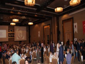 Eczacılar iftar yemeğinde buluştular