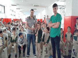 Çocuklara hayvan sevgisi aşılanıyor