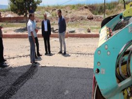 Beyşehir’de sıcak asfalt çalışmaları sürüyor