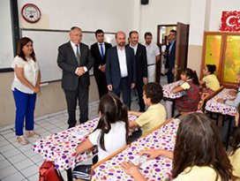Başkan Pekyatırmacı, öğrencilerin karne sevincine ortak oldu
