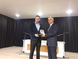 Bozkırda okul idarecilerine plaket verildi