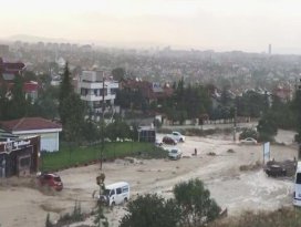 Konyada yağmur sele dönüştü
