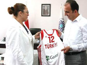 Bakan Altaya nezaket ziyareti