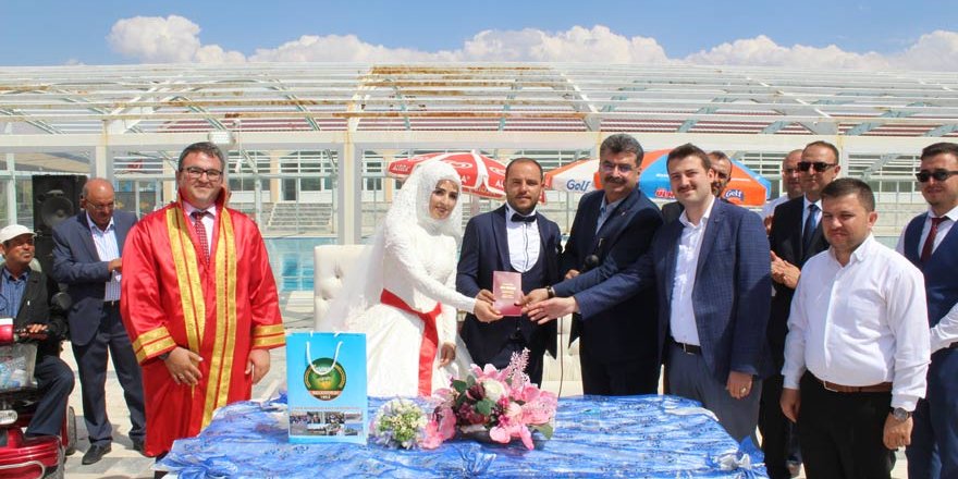 AK Parti Yunak ilçe teşkilatının mutlu günü