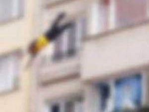 Konyada çatıdan düşen işçi öldü