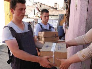 Reyyan Kapısı muhtaçların yüzünü güldürüyor