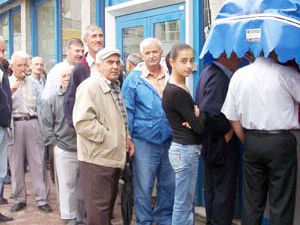 Emeklilerin maaş kuyruğu çilesine son