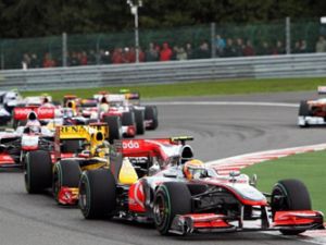 Olaylı Belçika Grand Prixsini Hamilton kazandı