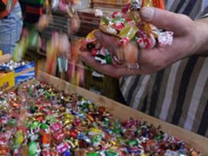 Çikolota, kolonya ve şeker alırken dikkat