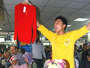 Bayramlık yerine okul ihtiyaçlarını alıyorlar