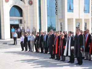 Türkiye Cumhuriyeti laik bir hukuk devletidir