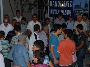 Karatayda cemaate ballı süt ikram edildi