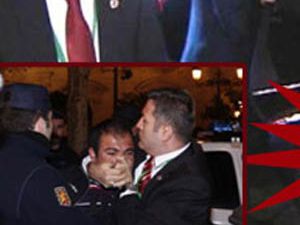 Başbakana ayakkabı fırlatmanın cezası