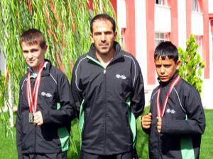Minik ve yıldız boksörlerin başarısı