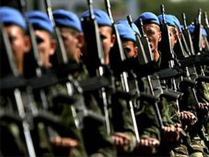 Asker arkadaşını vurdu