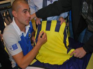 Fenerbehçeli oyucular taraftarlarla buluştu