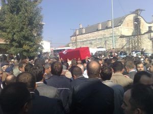 Fırata düşen polis toprağa verildi