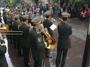 Askeri bandodan mini konser