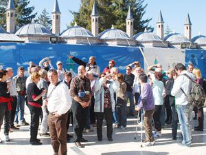 Mevlana rekora koşuyor